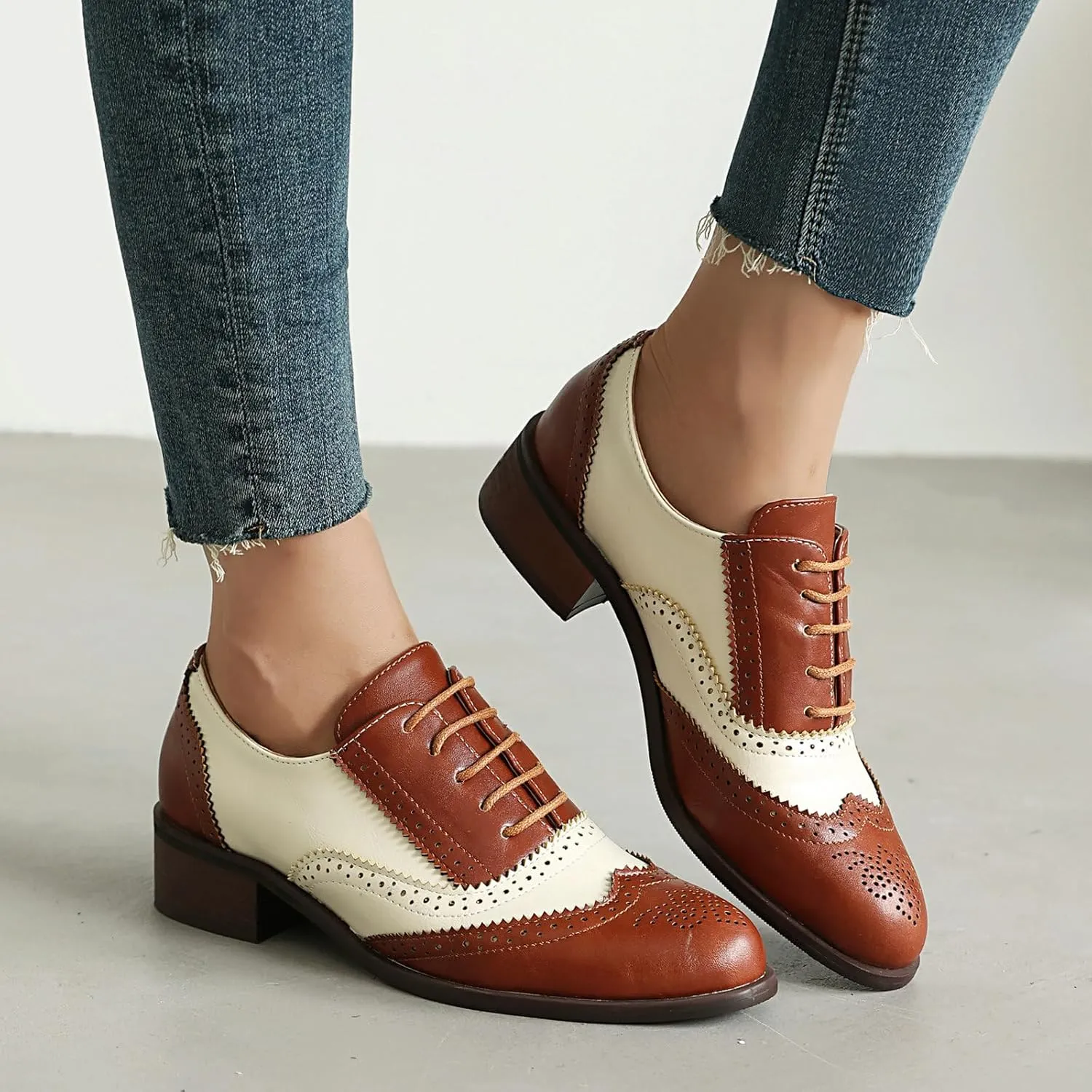 Betastella Womens Vintage Wingtip Lace Up Oxfords Chunky Low Heel Round Toe Pumps Brogue Oxford Shoes