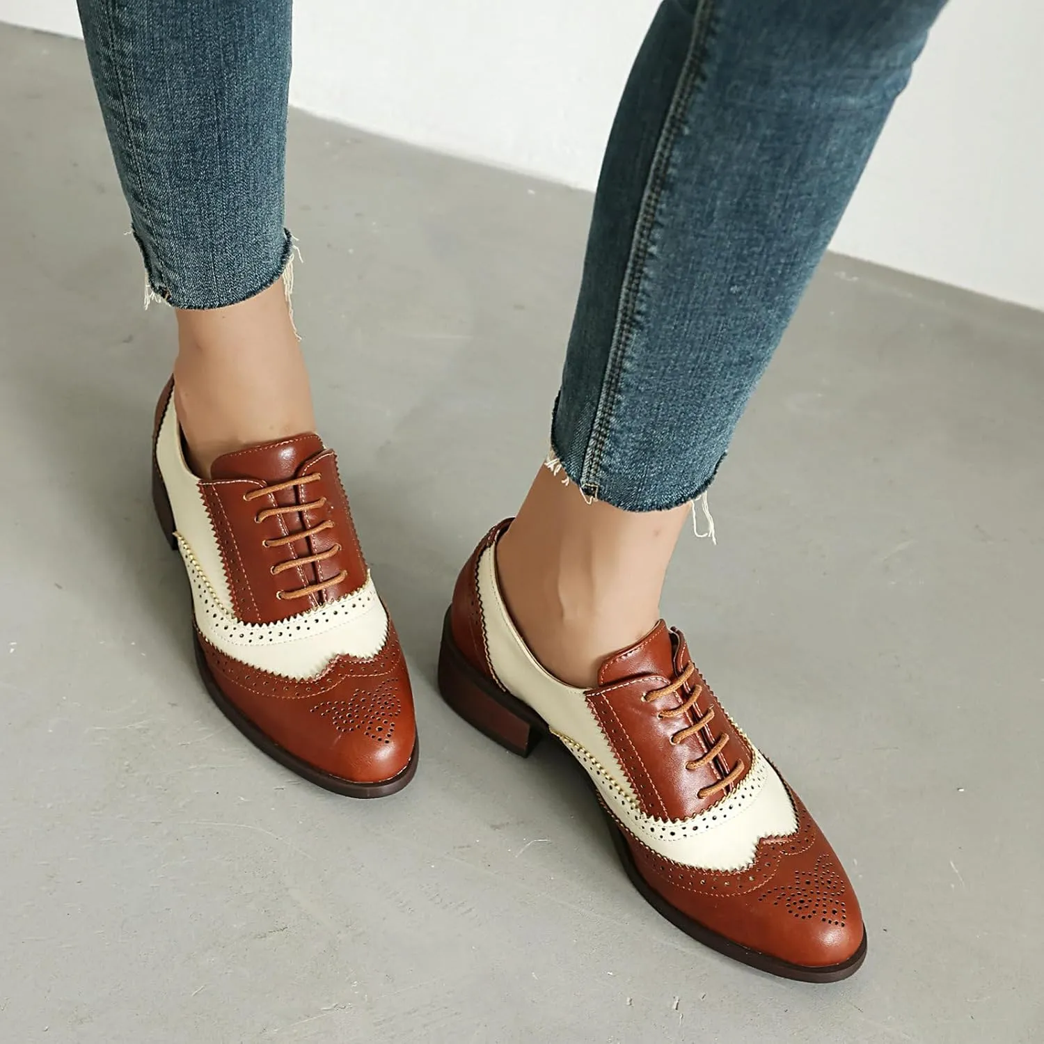 Betastella Womens Vintage Wingtip Lace Up Oxfords Chunky Low Heel Round Toe Pumps Brogue Oxford Shoes