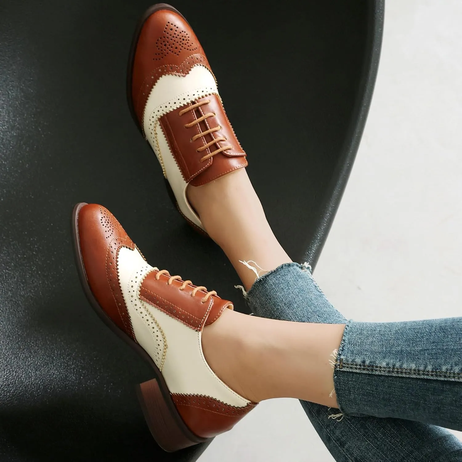 Betastella Womens Vintage Wingtip Lace Up Oxfords Chunky Low Heel Round Toe Pumps Brogue Oxford Shoes