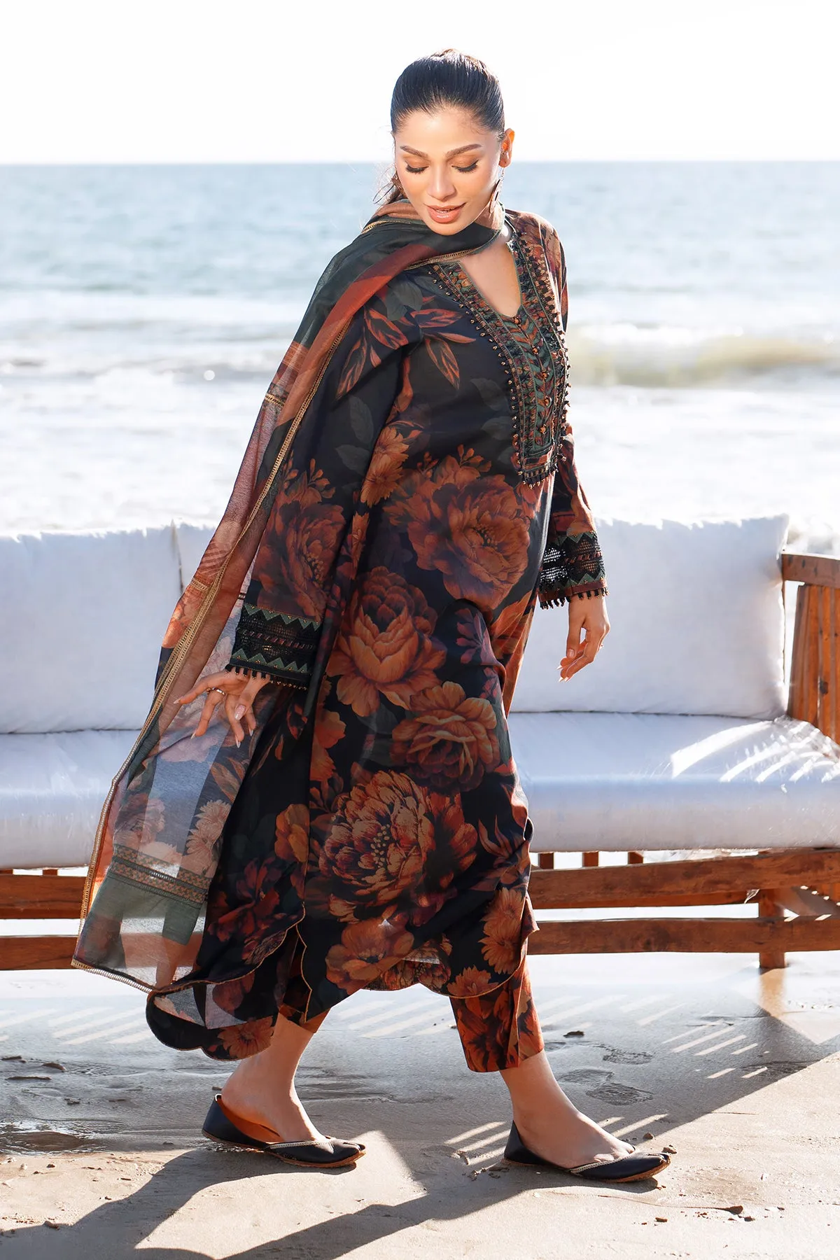 EMBROIDERED PRINTED LAWN UF-4083