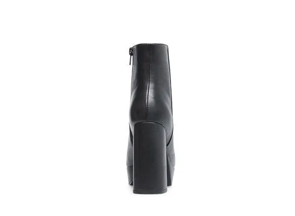 GRATIFY BLACK LEATHER