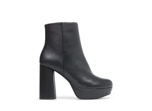 GRATIFY BLACK LEATHER