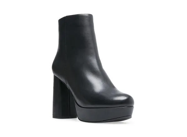 GRATIFY BLACK LEATHER