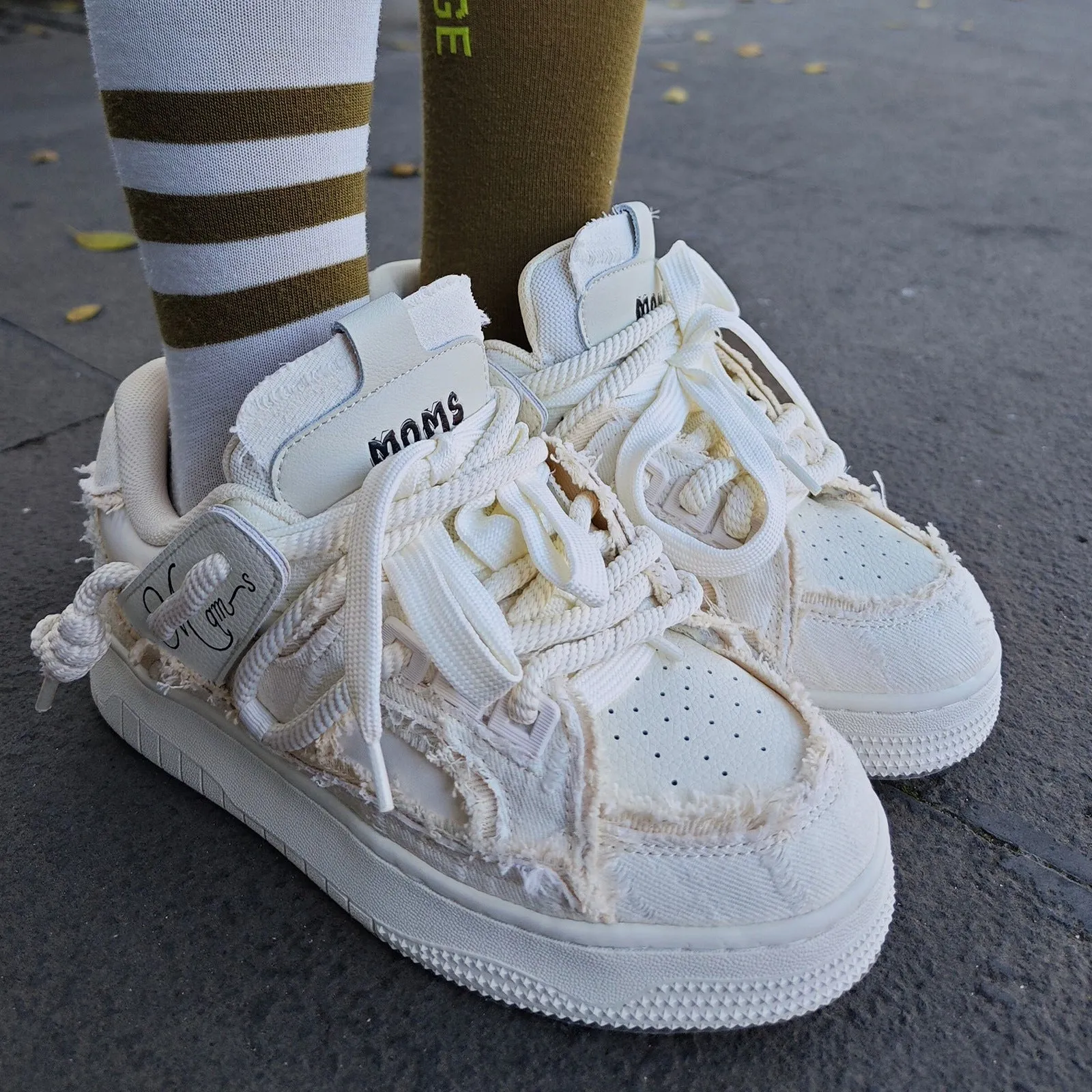 M019 - Axis Sneakers