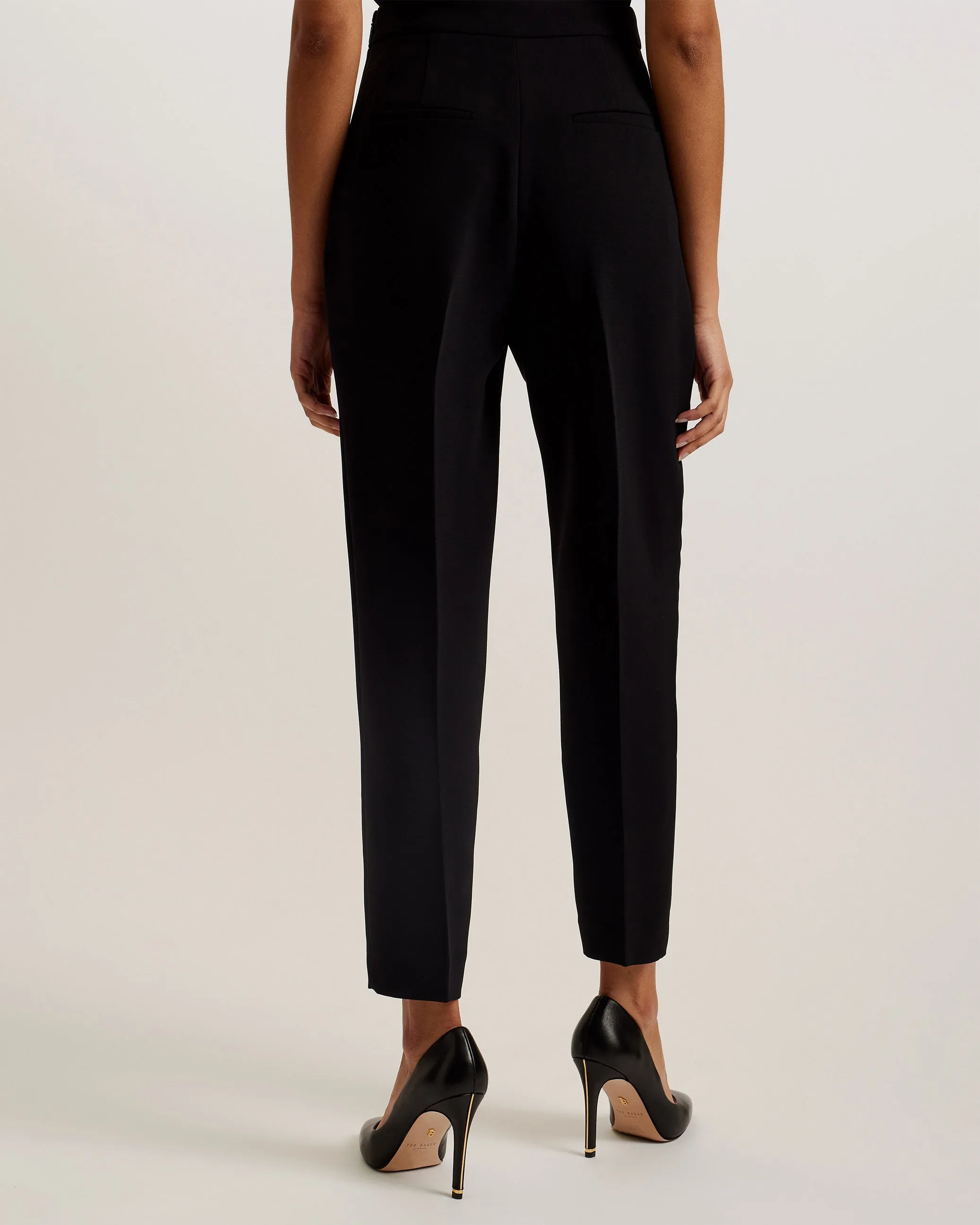 Manabtl Tapered Tailored Trouser Black