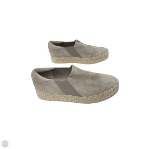 Shoes Flats By Vince In Grey, Size: 9